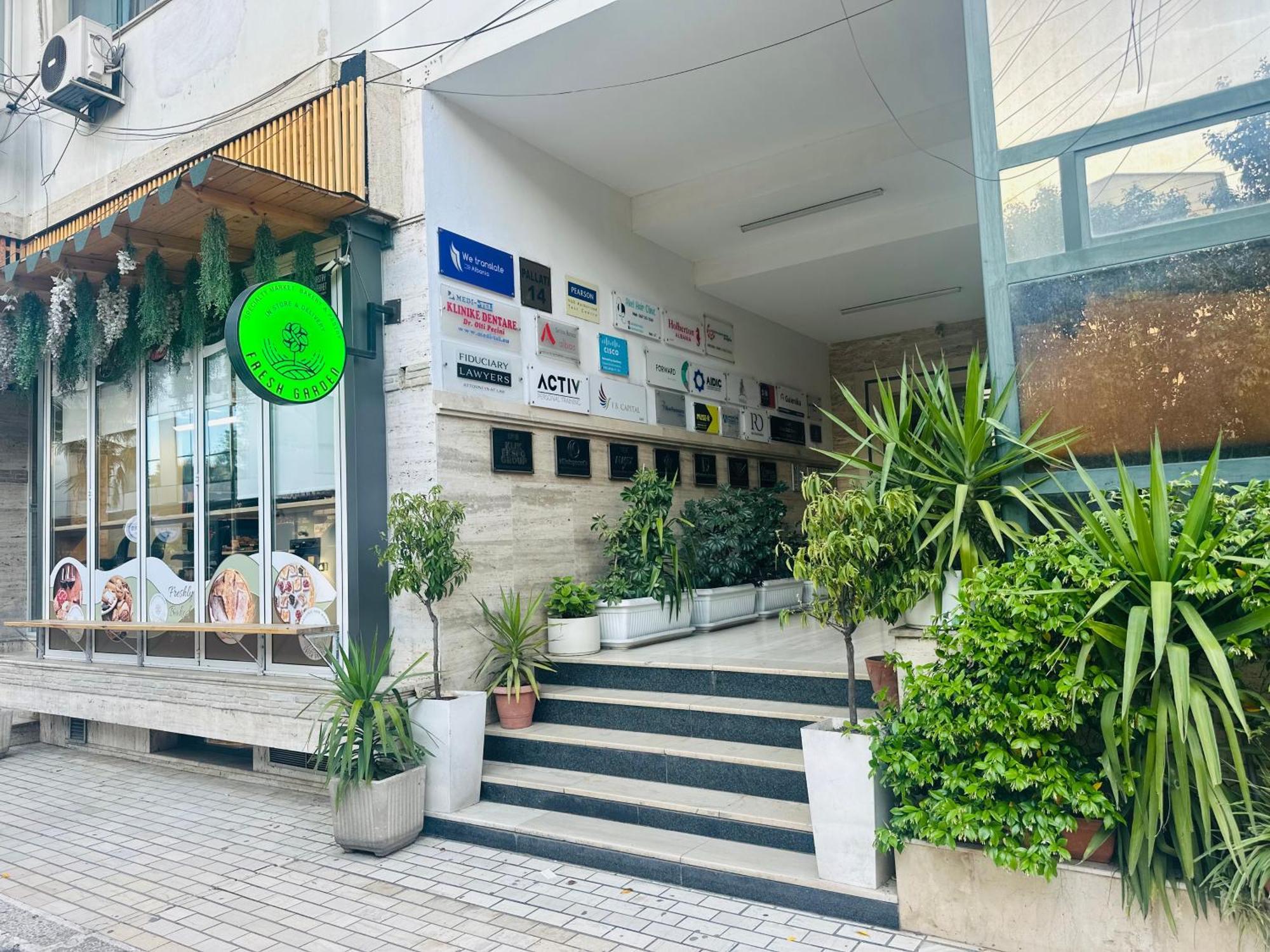Amo Tower Tirana Center公寓 外观 照片