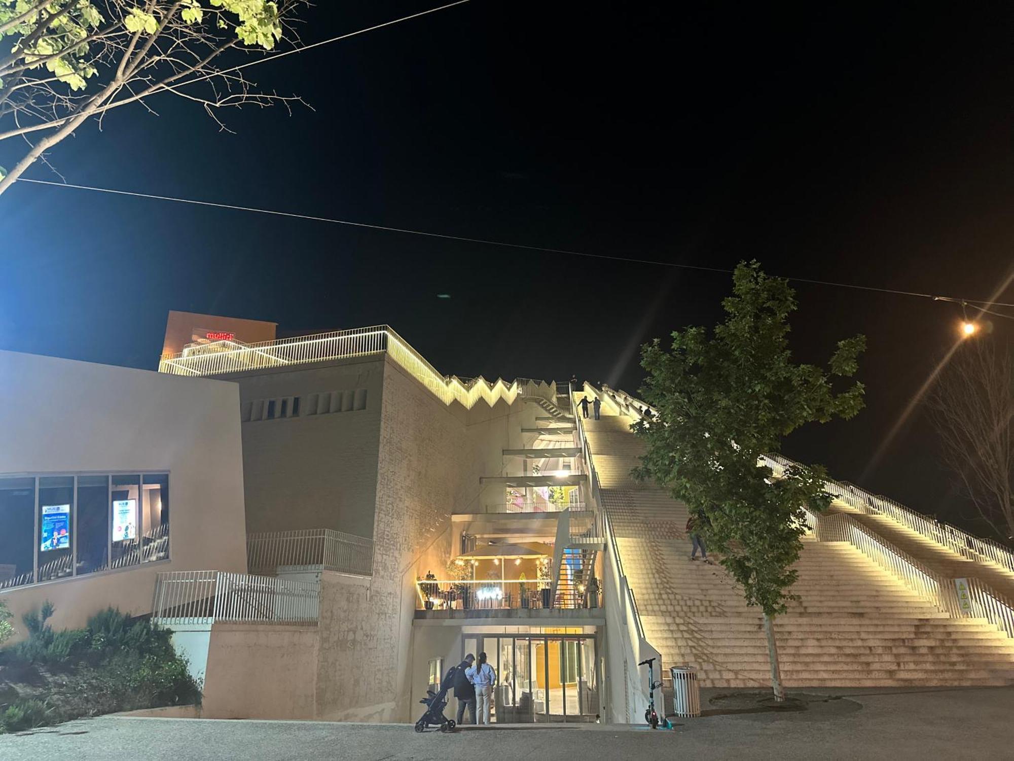 Amo Tower Tirana Center公寓 外观 照片