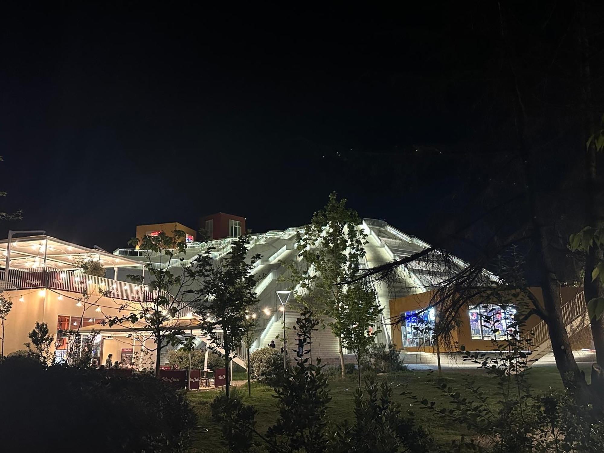 Amo Tower Tirana Center公寓 外观 照片